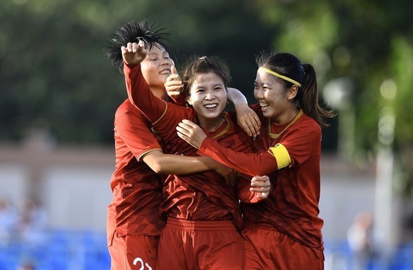  
ĐT nữ Việt Nam có bàn thắng vươn lên dẫn trước ở cuối hiệp 1 do công Dương Thị Vân.