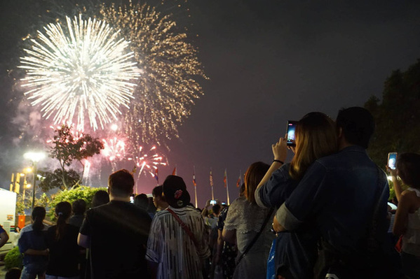 Ghim ngay 6 địa điểm ngắm pháo hoa đẹp nhất Sài Gòn dịp Tết Dương lịch 2020, lập hội đi countdown đón năm mới liền thôi! - Ảnh 12.