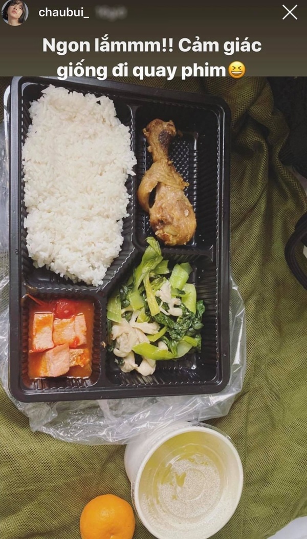  
Châu Bùi liên tục update bữa ăn và khen ngợi đầy đủ chất dinh dưỡng và đúng giờ hơn cô sinh hoạt ở nhà. (Instagram nhân vật) - Tin sao Viet - Tin tuc sao Viet - Scandal sao Viet - Tin tuc cua Sao - Tin cua Sao