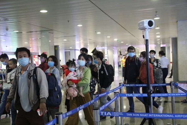  
Sân bay Tân Sơn Nhất, nên bắt đầu hành trình của bệnh nhân 34, vào mùa dịch. (Ảnh: 24H)
