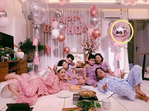  
Trong buổi tiệc sinh nhật của Trường Giang, diễn viên Tuổi thanh xuân cũng đã rủ gia đình diện dresscode là pijama. (Ảnh: FBNV)