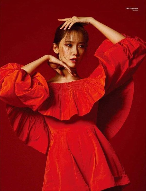  
Màu đỏ thực sự làm nổi bật vẻ đẹp của YoonA, như thế này không ai có thể nói mỹ nhân nhà SM "một màu". - Ảnh: YOONGPHRODITEvn - IYVF.