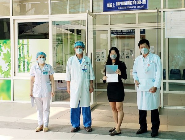 
Bệnh nhân thứ 122 ở Đà Nẵng được công bố khỏi bệnh. Ảnh: Báo Pháp Luật