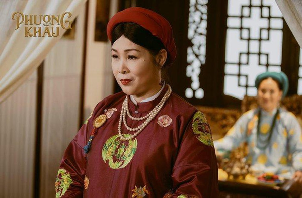  
Hồng Vân tham gia diễn xuất trong vai phản diện Lệnh phi của Phượng Khấu - Ảnh FBG - Tin sao Viet - Tin tuc sao Viet - Scandal sao Viet - Tin tuc cua Sao - Tin cua Sao