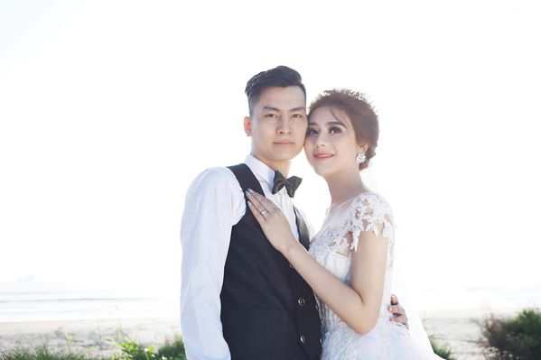  
Ảnh cưới của nữ ca sĩ - Ảnh FBNV - Tin sao Viet - Tin tuc sao Viet - Scandal sao Viet - Tin tuc cua Sao - Tin cua Sao