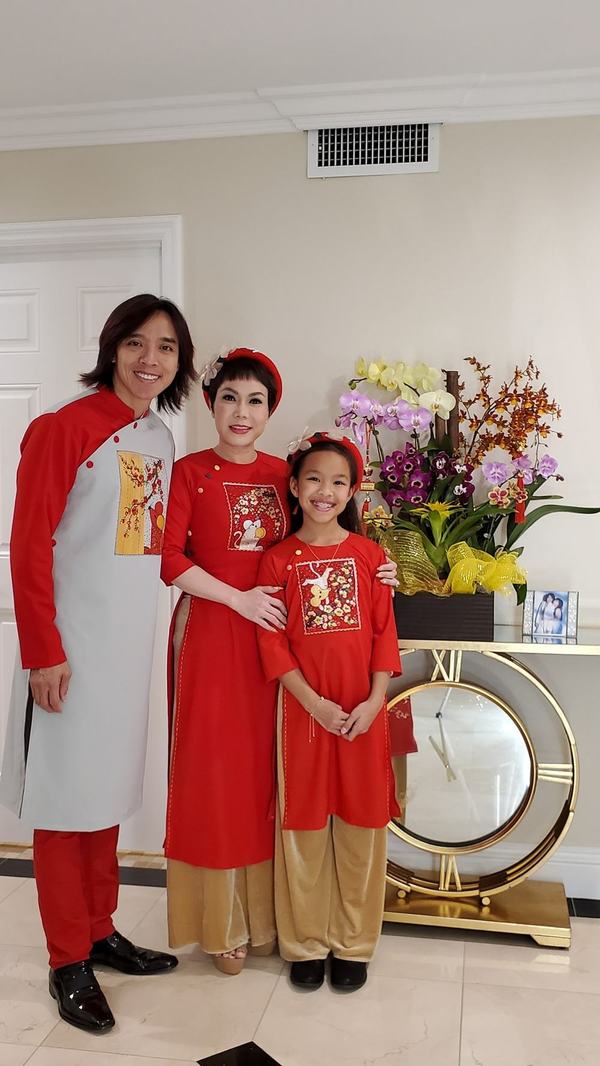  
Con gái của Việt Hương nấu ăn xuất sắc mặc dù chỉ mới 10 tuổi (Ảnh: FBNV) - Tin sao Viet - Tin tuc sao Viet - Scandal sao Viet - Tin tuc cua Sao - Tin cua Sao