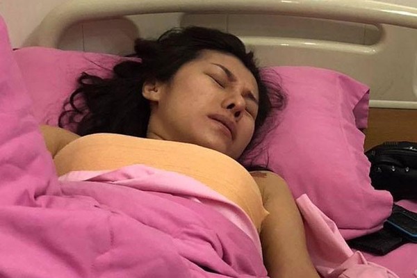  
Hình ảnh của Ivy Trần trên giường bệnh (Ảnh: FBNV) - Tin sao Viet - Tin tuc sao Viet - Scandal sao Viet - Tin tuc cua Sao - Tin cua Sao