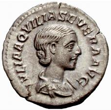  
Trinh Nữ Vestal Aquilia Severa trên đồng tiền xu denarius của La Mã. (Ảnh: Wikipedia)