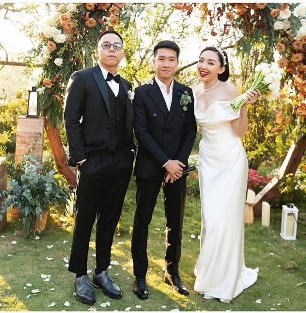  
Hình ảnh hiếm hoi về lễ cưới mà khách mời tham dự đã chia sẻ. (Ảnh: Instagram NV)  - Tin sao Viet - Tin tuc sao Viet - Scandal sao Viet - Tin tuc cua Sao - Tin cua Sao