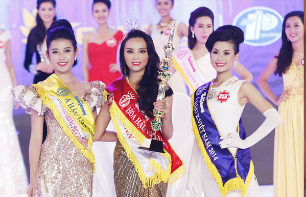  
Nguyễn Cao Kỳ Duyên đăng quang hoa hậu Việt Nam năm 2014 (Ảnh: Soha)