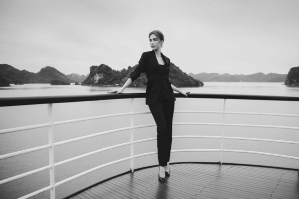  
Cô không quên khoe hình ảnh chụp giữa biển khi đứng trên du thuyền. (Ảnh: NVCC) - Tin sao Viet - Tin tuc sao Viet - Scandal sao Viet - Tin tuc cua Sao - Tin cua Sao