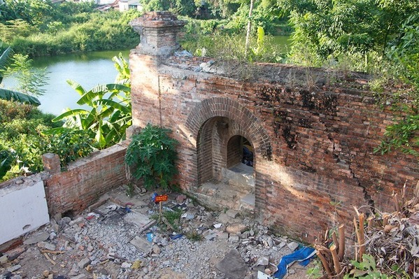  
2 cổng thành mới được phát hiện tại Thừa Thiên Huế trong quá trình giải tỏa, di dời người dân. Ảnh: Vnexpress