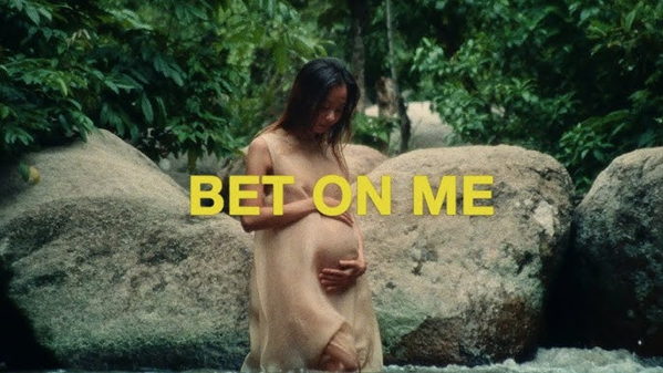  
Bet on Me là bài hát khi Suboi thự hiện lúc đang mang thai ở những tháng cuối - Ảnh youtube - Tin sao Viet - Tin tuc sao Viet - Scandal sao Viet - Tin tuc cua Sao - Tin cua Sao