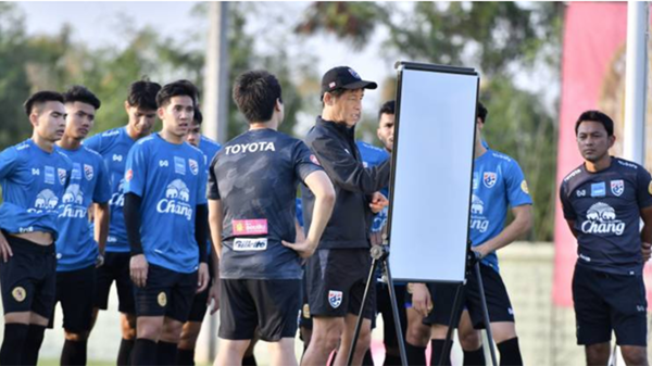 Bunmathan tin tưởng với nhiều cầu thủ sang Nhật Bản chơi bóng sẽ giúp Thái Lan có mặt ở World Cup tương lai gần