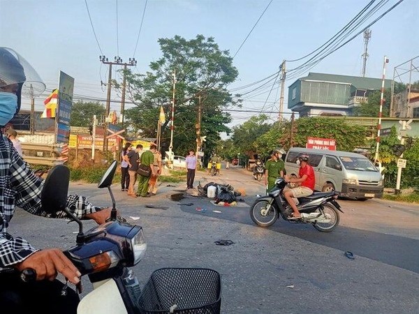 
Hiện trường vụ tai nạn ở huyện Thanh Trì, Hà Nội. (Ảnh: Mạnh Đoàn)