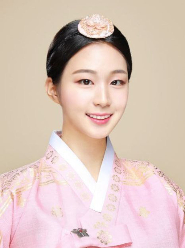  
Các vị trí còn lại thuộc về Kim Tae Eun - Á hậu 1 (22 tuổi, khoa Múa Đại học Hanyang) (Ảnh: Koreaboo)