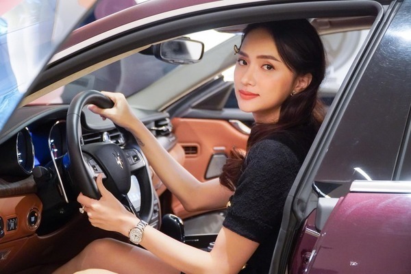  Hương Giang lái thử chiếc xe mới (Ảnh: M.S) - Tin sao Viet - Tin tuc sao Viet - Scandal sao Viet - Tin tuc cua Sao - Tin cua Sao