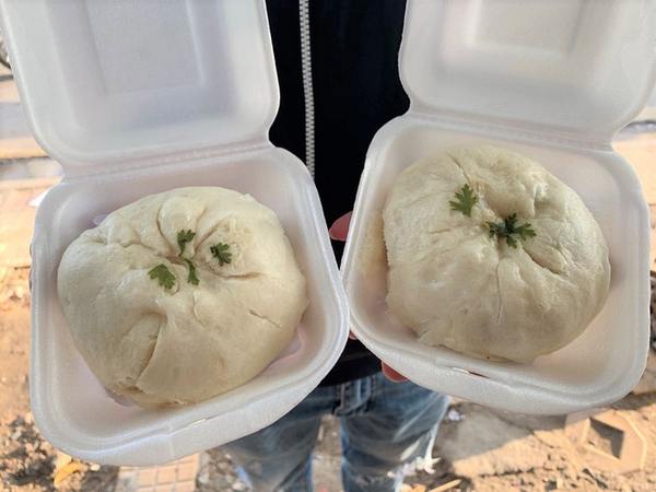  
Bánh bao nhà làm chú Son "vị bánh chuẩn truyền thống Sài Gòn" - Ảnh Thanh Niên