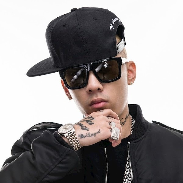  
Rapper nổi tiếng Dok2 vạ miệng cho rằng số tiền nợ không bằng chi phí sinh hoạt của mình. (Nguồn: Twitter)