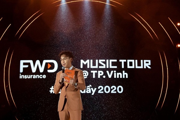MC Quang Bảo đảm nhận việc dẫn dắt cả 2 chương trình FWD Music Tour tại Nghệ An và Đà Nẵng - nguồn ảnh:  Đại Ngô