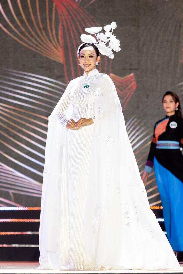  
Thí sinh Ngô Mỹ Hải diện trang phục áo dài khoe được vẻ đẹp của người phụ nữ Việt Nam (Ảnh: NVCC).