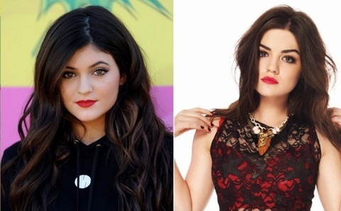 Dù chênh lệch khá xa về tuổi tác song Kylie Jenner 16 tuổi và Lucy Hale 26 tuổi đều sở hữu thân hình bốc lửa và khá giống nhau về ngoại hình.