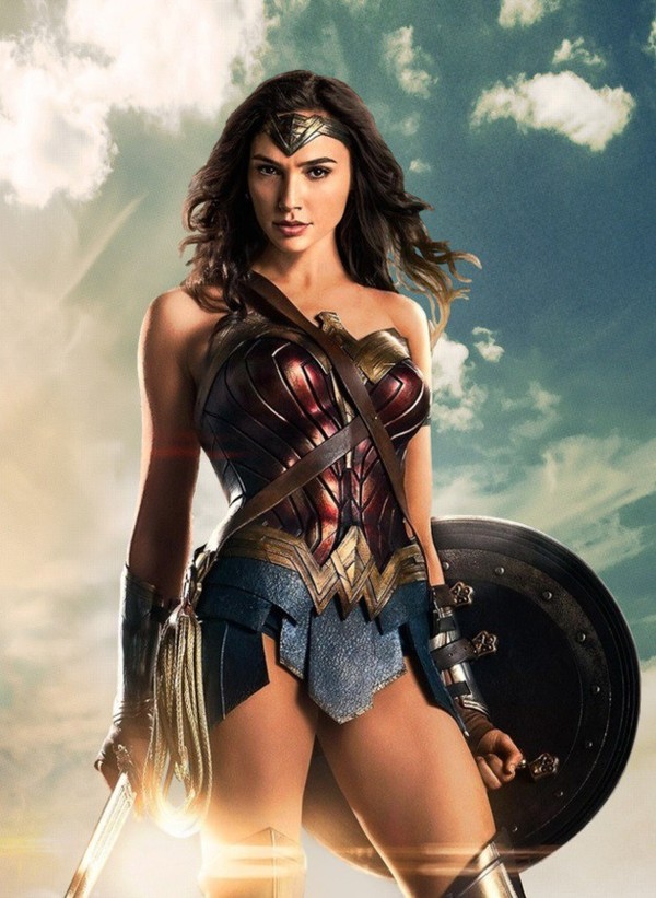 Câu trả lời cho dân "ngoại đạo": "Captain Marvel" hay "Wonder Woman" thú vị  hơn?
