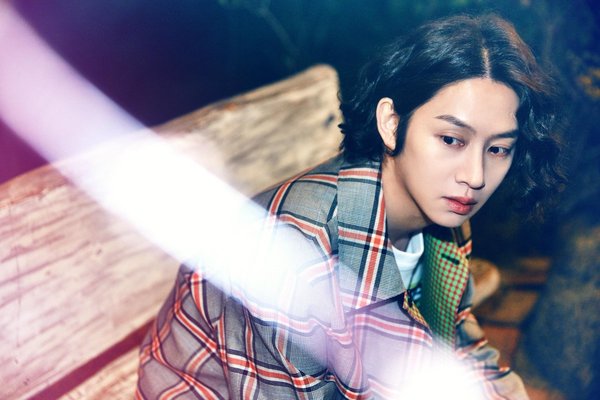 Super Junior's Kim Heechul Makes A Successful Solo Debut With "Old Movie"  Topping iTunes Charts