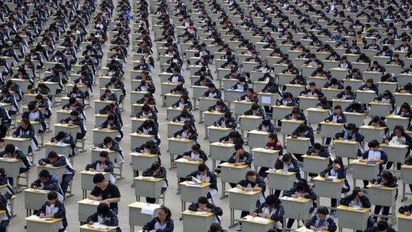  
Đứng trước kỳ thi đại học tại Trung Quốc (Gaokao) - một trong những cuộc thi gắt gao và khó nhằn nhất trên thế giới, Trương Giảo chọn cách bỏ cuộc. (Ảnh minh họa: BBC)