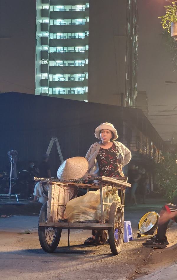  
Dù thường đóng vai các nhân vật nghèo khó, Việt Hương ngoài đời lại có cuộc sống giàu có. (Ảnh: FBNV)