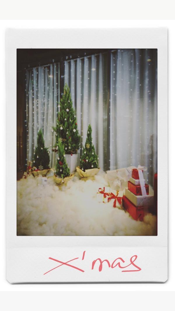  
Không gian trang trí cho ngày Giáng sinh xinh đẹp của công ty Sơn Tùng. (Ảnh: Instagram)