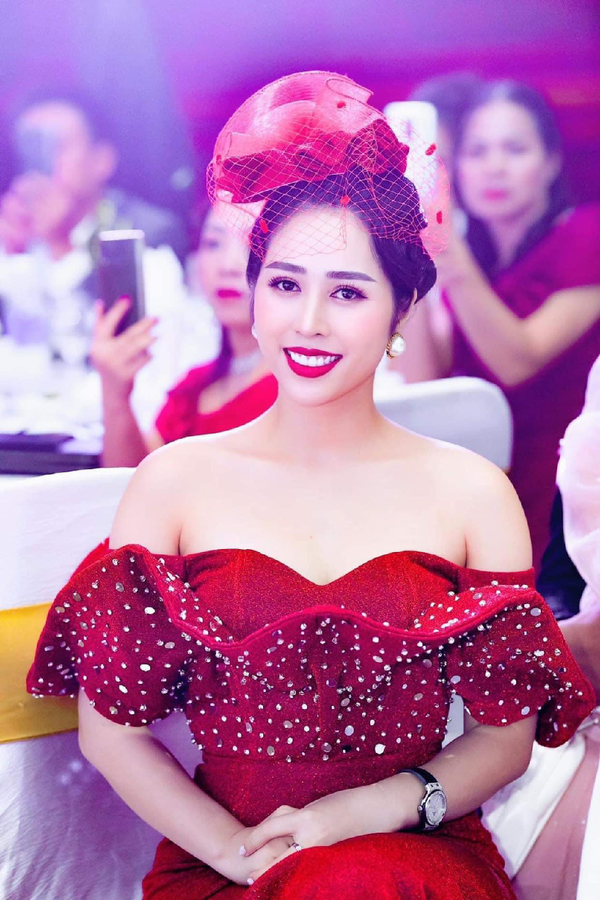 CEO Nguyễn Quế Anh - chủ tịch thương hiệu mỹ phẩm Ruby Queen Việt Nam trẻ đẹp, tài năng