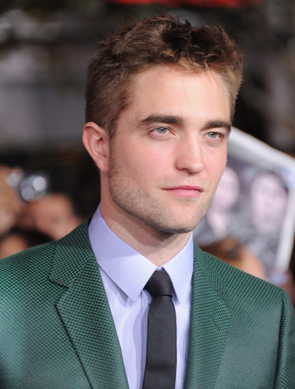  Robert Pattinson sở hữu những chi tiết hoàn hảo trên gương mặt. (Ảnh: Revelist)