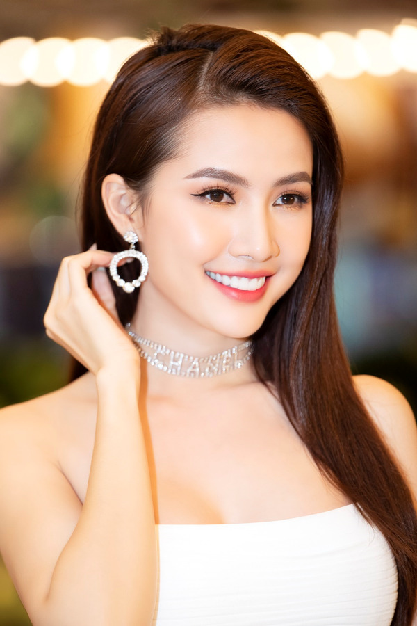 Hoa hậu Phan Thị Mơ thanh lịch trong họp báo ra mắt phim ngắn ''Hồn ma lạ'' - ảnh 3