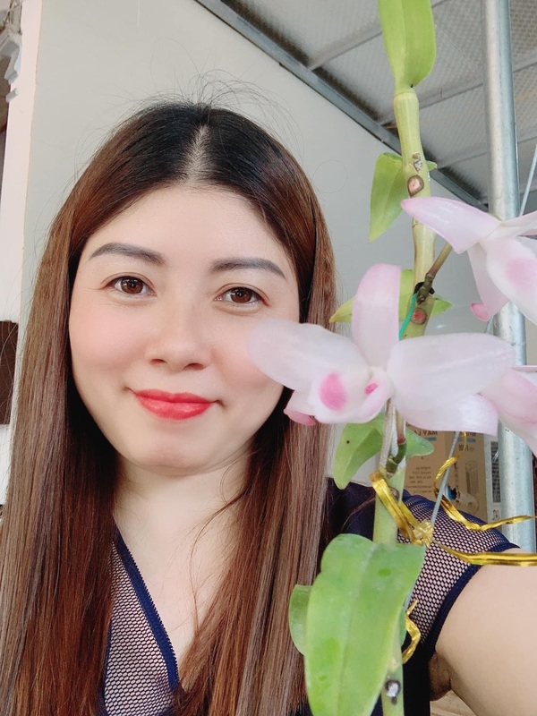 Hương Trần - Bà chủ vườn lan sở hữu hàng ngàn chậu lan 