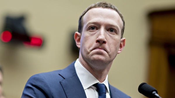  
CEO Facebook cũng là "nạn nhân" trong vụ rò rỉ thông tin của hơn nửa tỷ người toàn thế giới. (Ảnh: CNN)