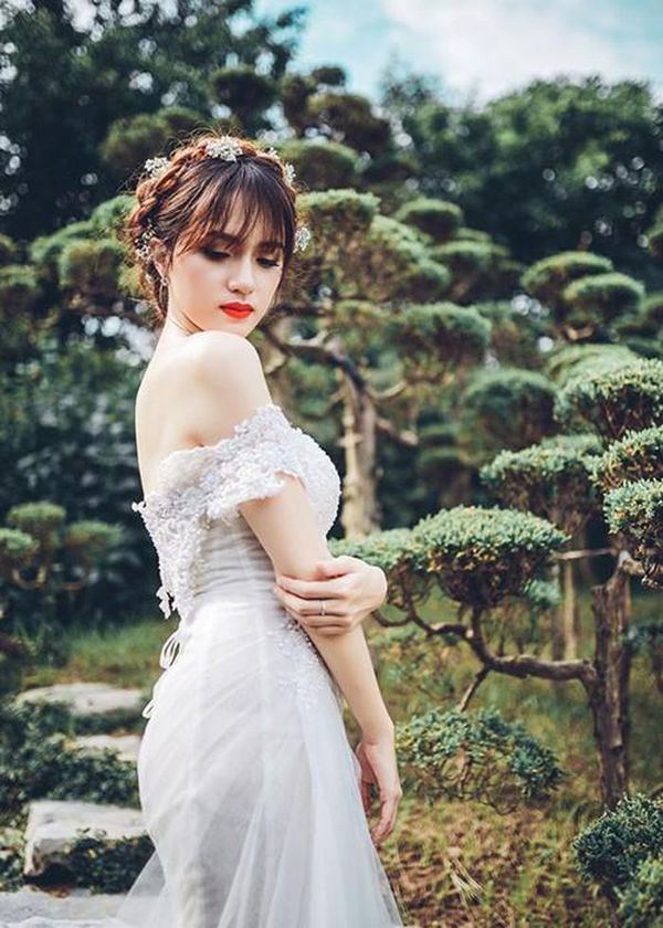 Hương Giang Idol nữ tính, đẹp mê hoặc khi mặc váy cưới - Báo Tri Thức &  Cuộc Sống