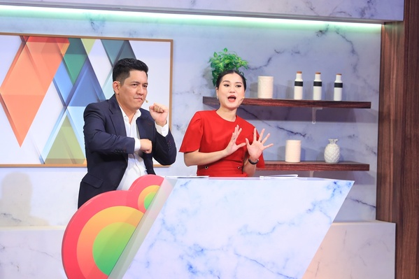 Đức Thịnh - Lâm Vỹ Dạ làm MC chương trình dành cho các cặp đôi - Mnewsvn.Com
