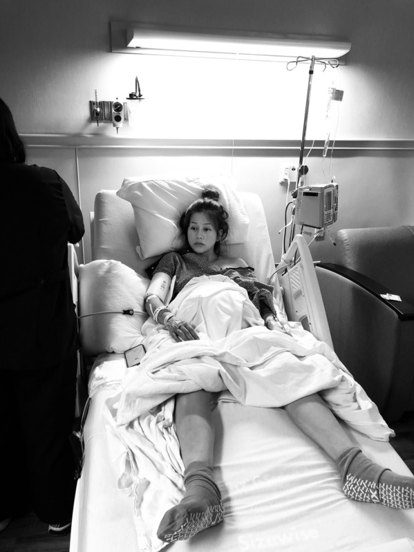     
Hình ảnh hiếm hoi của An Nguy tại bệnh viện lúc sinh con (Ảnh: FBNV). - Tin sao Viet - Tin tuc sao Viet - Scandal sao Viet - Tin tuc cua Sao - Tin cua Sao
