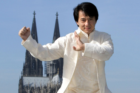 Thành Long Jackie Chan - ngôi sao gây tranh cãi, phim và đời khác xa nhau
