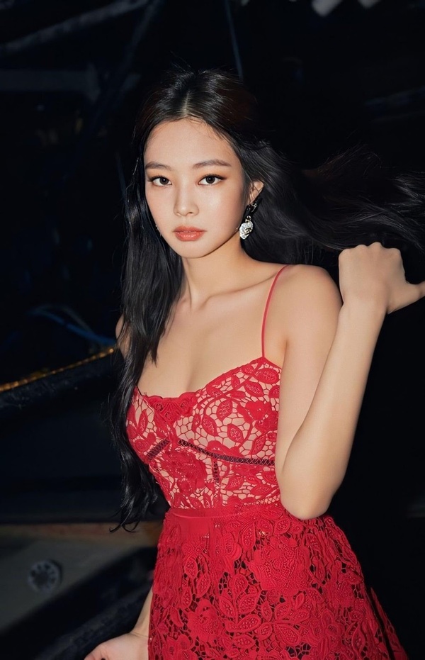   
Jennie rất thành công và là một trong những ngôi sao K-pop giàu có hie. (Ảnh: Twitter)