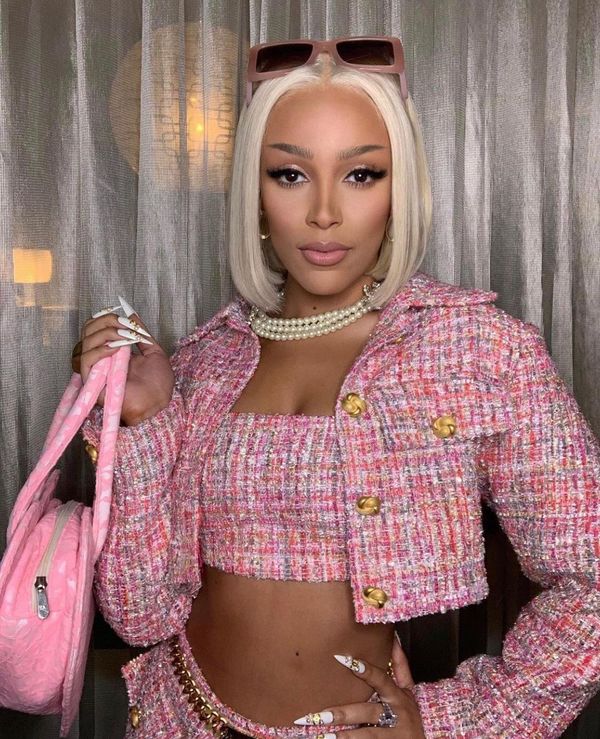 Pechuga Vintage on Instagram: “A Doja in Pearls. @dojacat in a Chanel  3-strand chocker from Pechuga.… in 2021 | Doja cat outfits casual, Baddie  outfits casual, Girl outfits
