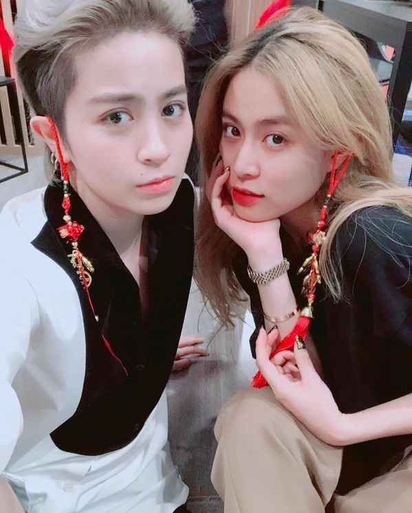    Mái tóc vàng đẹp nhất của Hoàng Thuỳ Linh là khi ở bên Gil Lê. (Ảnh: IGNV)