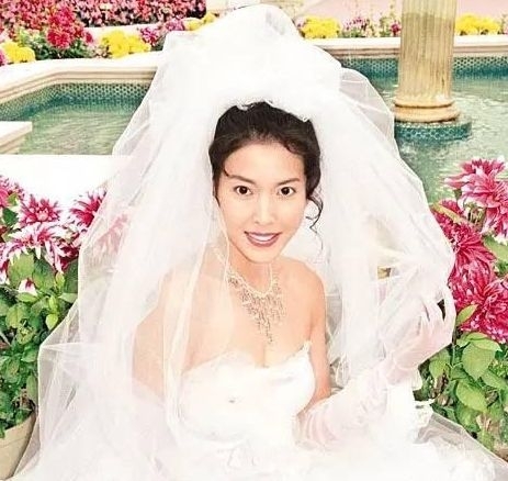 
Lý Uyển Hoa xinh đẹp trở thành cô dâu của tỷ phú người Canada. (Ảnh: Baidu)