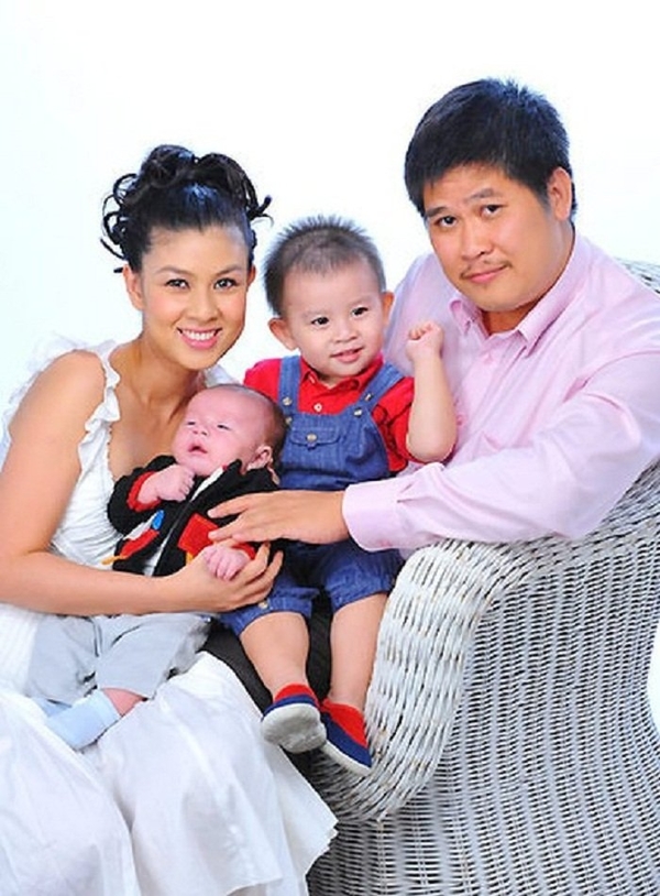  
Gia đình nhỏ của Kim Thư từng rất hạnh phúc cùng với khối tài sản khủng. (Ảnh: Ngôi sao)