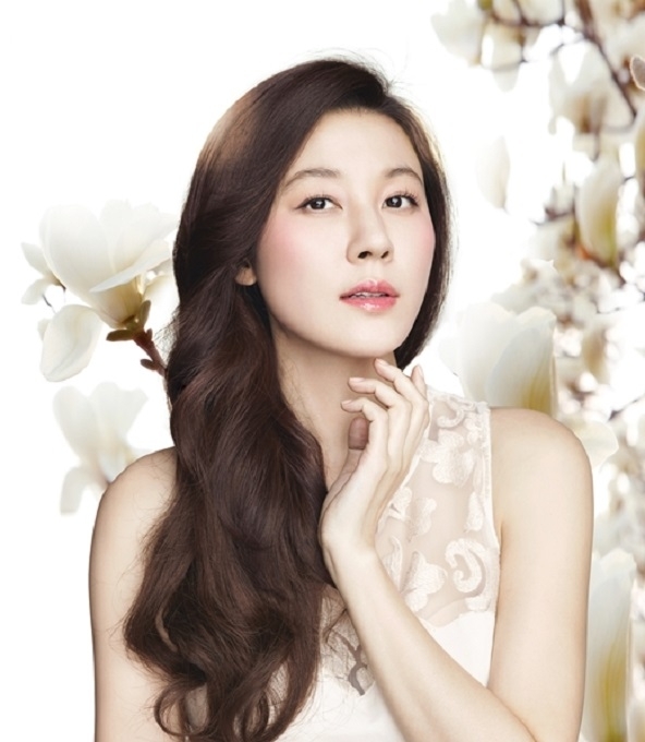  
Kim Ha Neul mang vẻ đẹp của người phụ nữ trưởng thành và thanh lịch (Ảnh Naver)