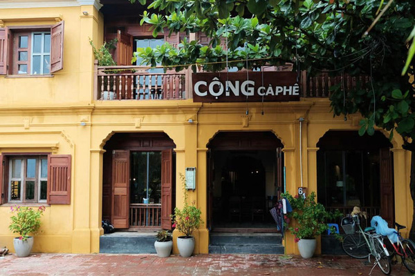 Dân mạng thích thú hình ảnh loạt doanh nghiệp lớn dù sở hữu vô số văn phòng xịn ở các tòa cao ốc, nhưng tới Hội An vẫn phải “nhập gia tùy tục” như thế này! - Ảnh 7.