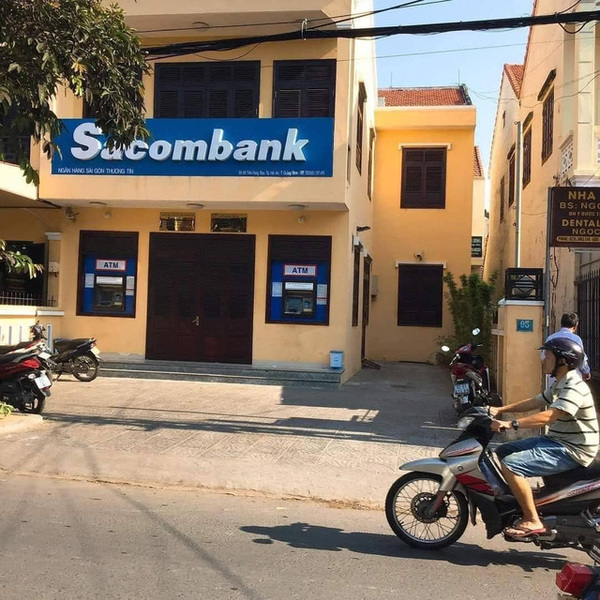 Dân mạng thích thú hình ảnh loạt doanh nghiệp lớn dù sở hữu vô số văn phòng xịn ở các tòa cao ốc, nhưng tới Hội An vẫn phải “nhập gia tùy tục” như thế này! - Ảnh 4.