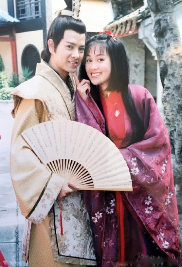  Điều thú vị là, trong phim này nữ diễn viên vào vai Chúc Anh Đài, còn chồng cô - Trần Gia Huy lại đảm nhận vai Mã Văn Tài. (Ảnh: Tư liệu phim)
