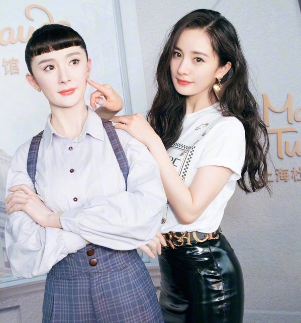 Dương Tử, Dương Mịch... và dàn mỹ nhân Cbiz đọ sắc với tượng sáp